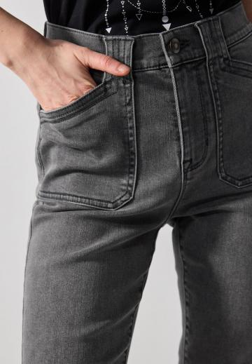 Узкие джинсы