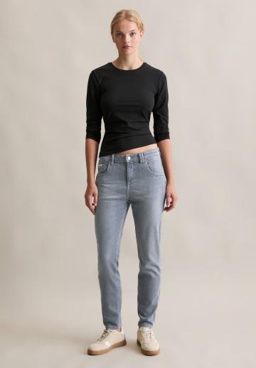Узкие джинсы