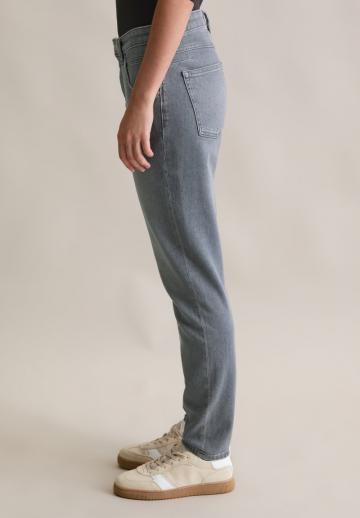 Узкие джинсы