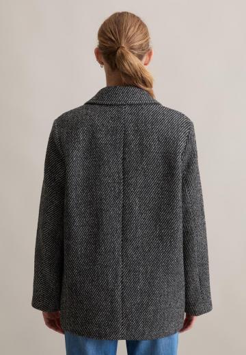 Короткое пальто