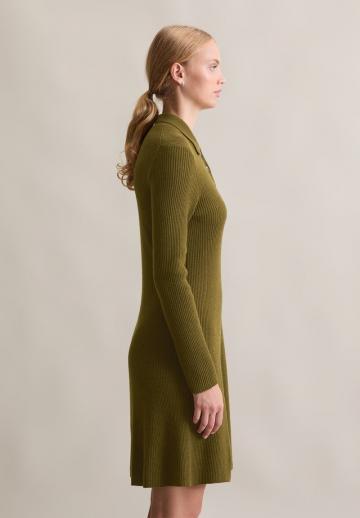 Вязаное платье