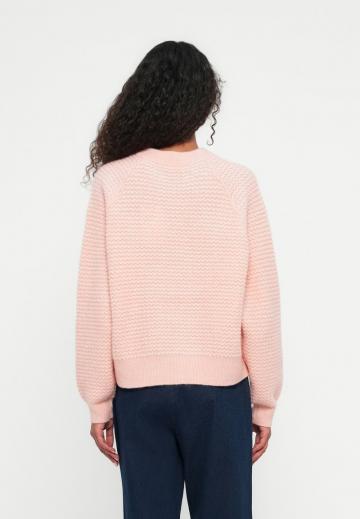 Пуловер с вырезом V