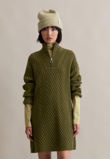 Вязаное платье