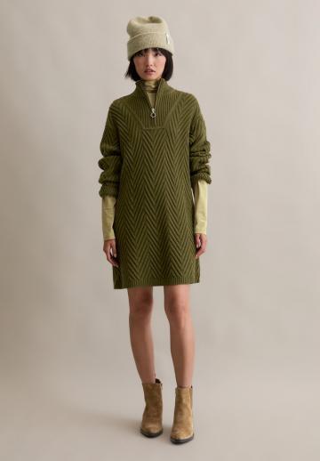 Вязаное платье