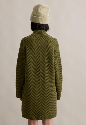 Вязаное платье