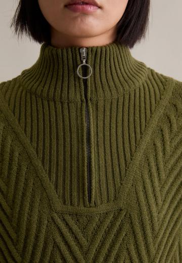 Вязаное платье