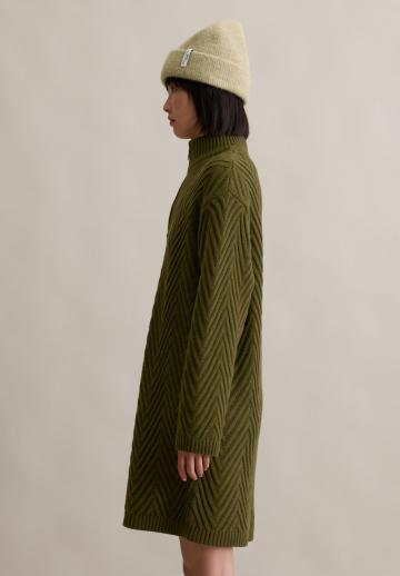 Вязаное платье