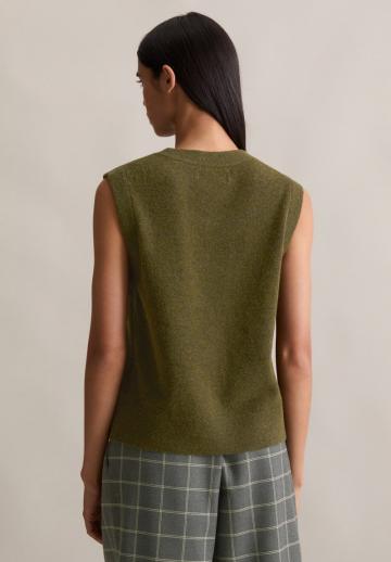 Пуловер без рукавов