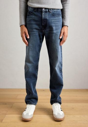 Прямые джинсы