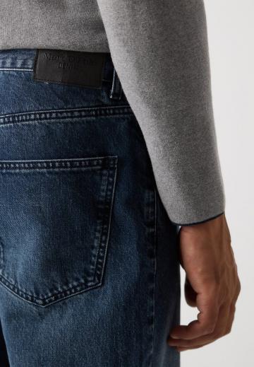 Прямые джинсы
