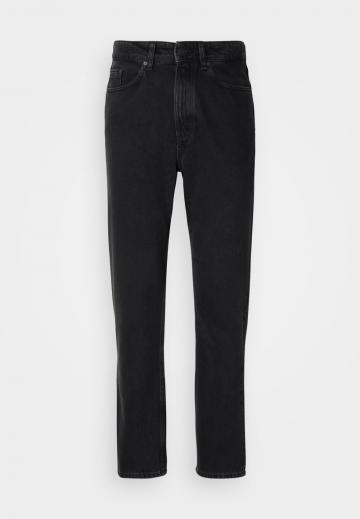 Свободные джинсы