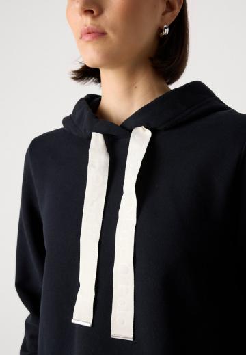 Пуловер с капюшоном