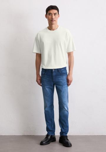 Прямые джинсы