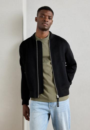 Куртка бомбер