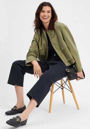 Куртка с накладнымит карманами