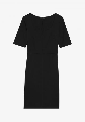 Платье футляр