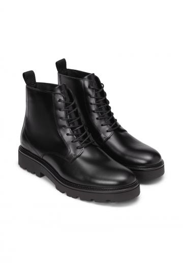 Ботинки на шнуровке