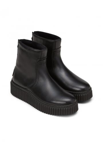 Сапожки на танкетке