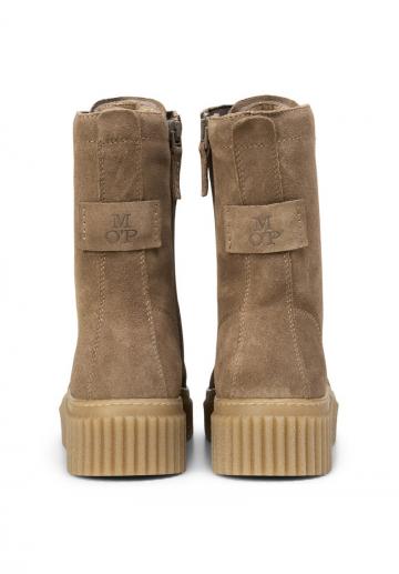 Ботинки на шнуровке