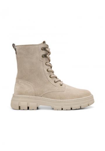 Ботинки на шнуровке