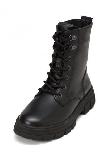Ботинки на шнуровке