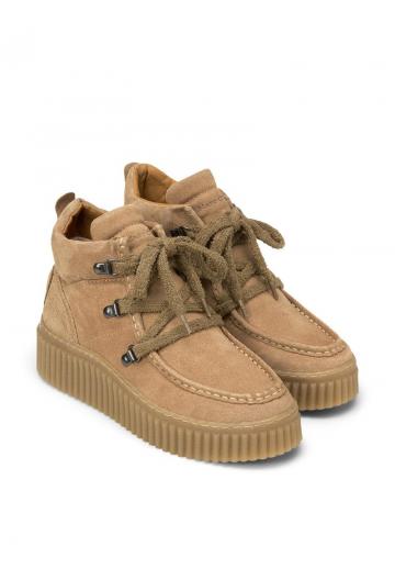 Сапожки на танкетке