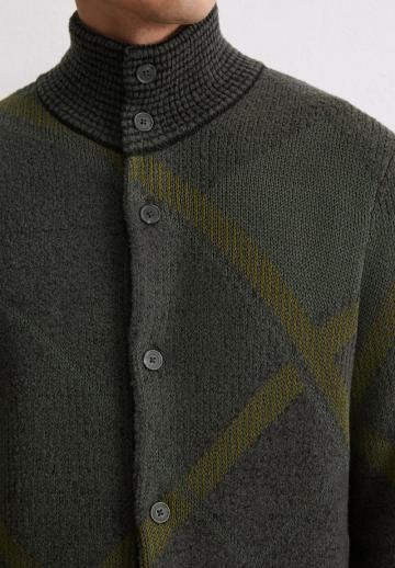 Вязаная кофта