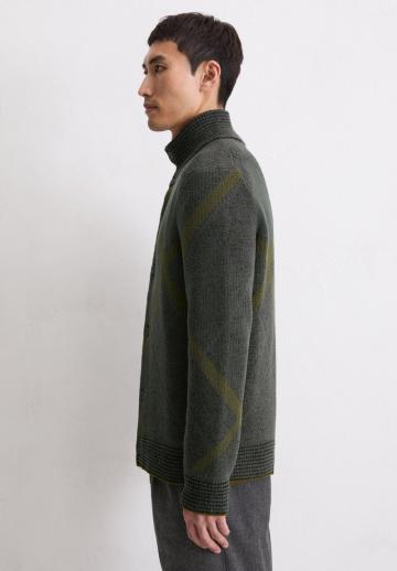 Вязаная кофта