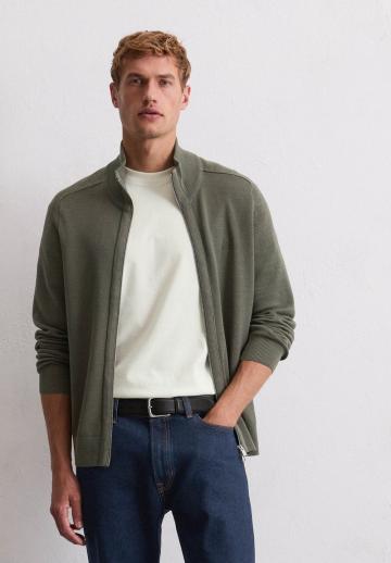 Вязаная кофта