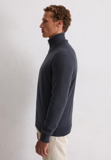 Вязаная кофта