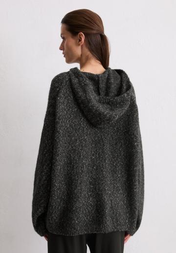 Пуловер с капюшоном