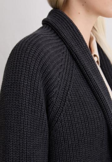 Вязаная кофта