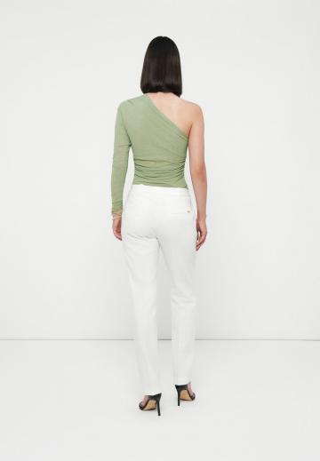 Узкие брюки