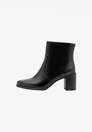 Ковбойские сапоги