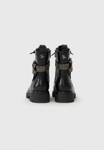 Ботинки на шнуровке