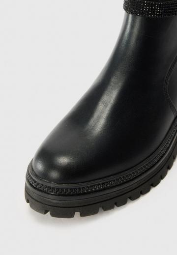 Сапожки на танкетке