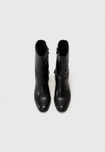 Сапожки на танкетке