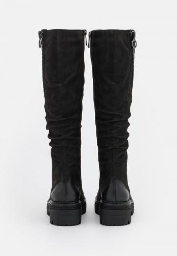 Зимние ботинки