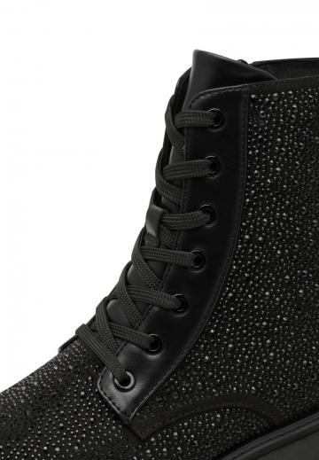 Ботинки на шнуровке