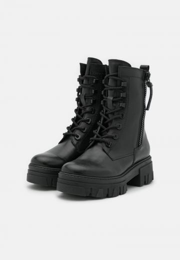 Ботинки на шнуровке