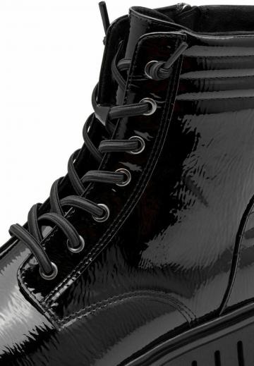 Сапожки на танкетке