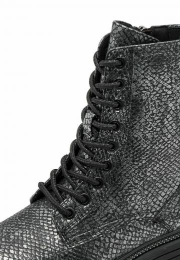 Ботинки на шнуровке
