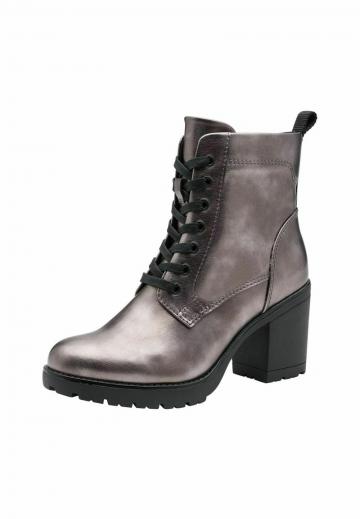 Высокие сапоги