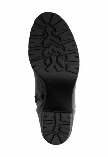 Высокие сапоги