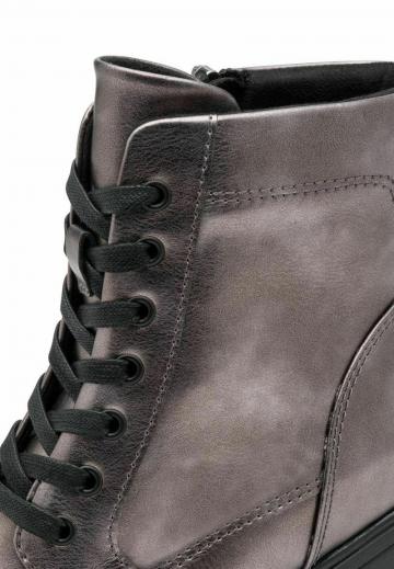 Высокие сапоги