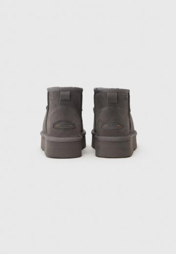 Широкие сапоги