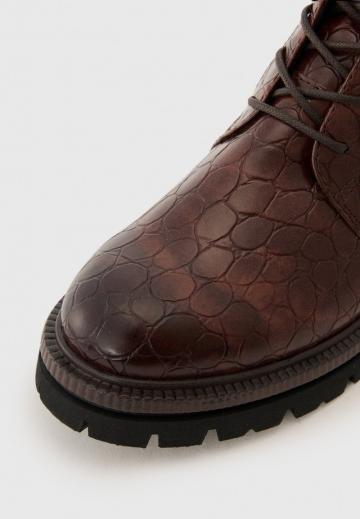 Ботинки на шнуровке
