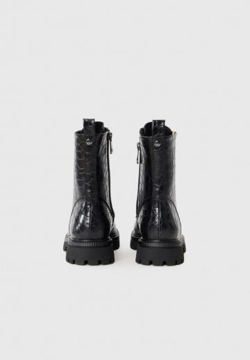 Ботинки на шнуровке