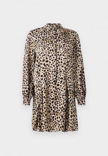 Короткое платье