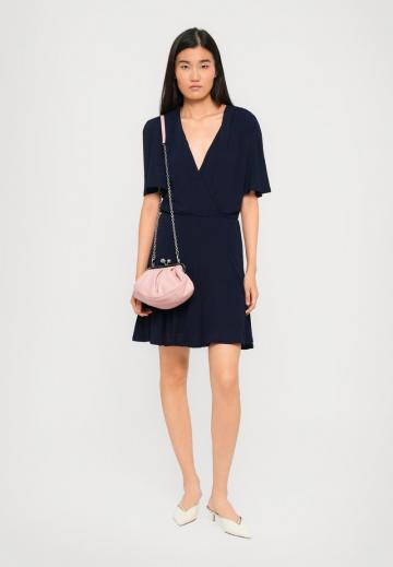 Короткое платье